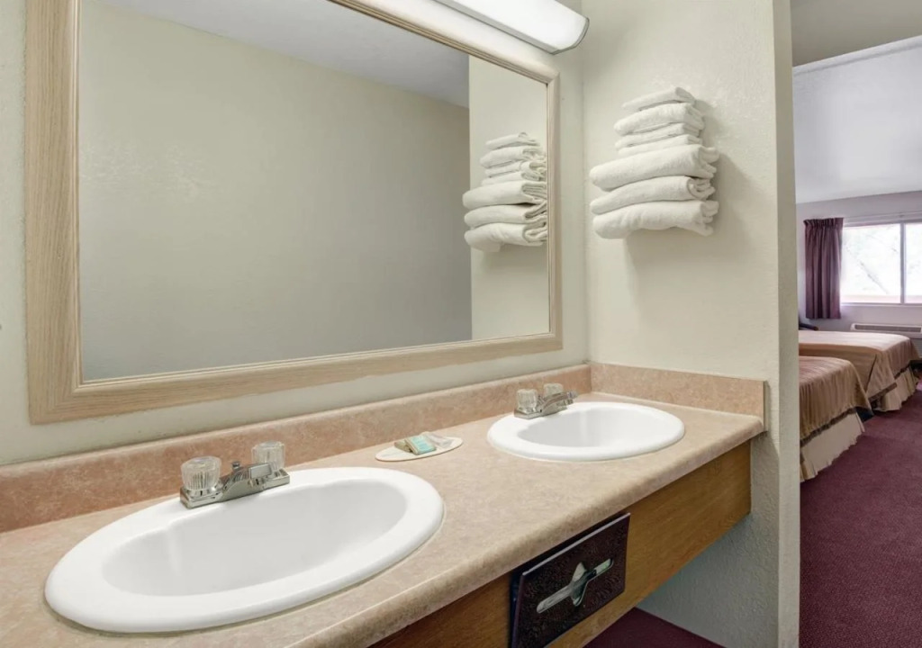 Magnuson Hotel El Paso West