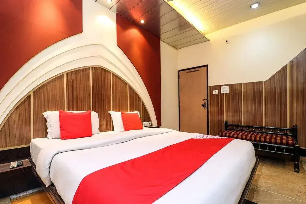 OYO 18474 Hotel Sukh Sagar
