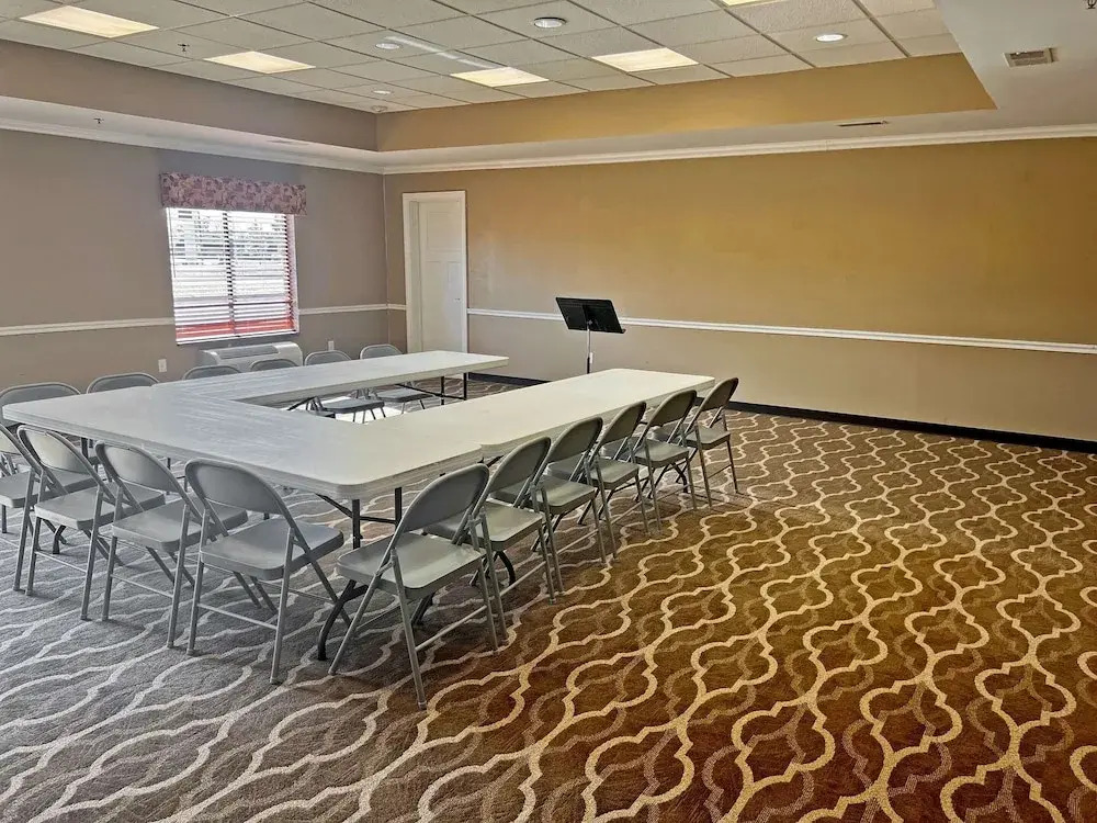 Days Inn & Suites Carbondale