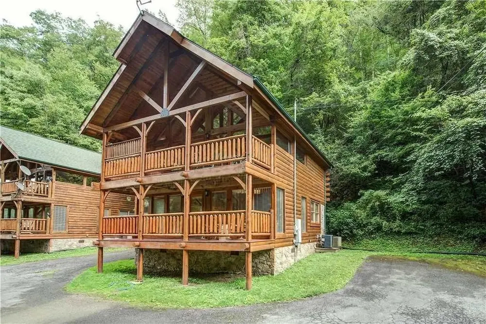 Fountain of Youth 2 Bedroom with Creek View