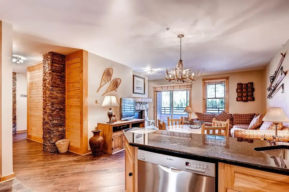 Premier 2br /walk To Slopes + Outdoor Heated Pool 2 Bedroom Condo by RedAwning