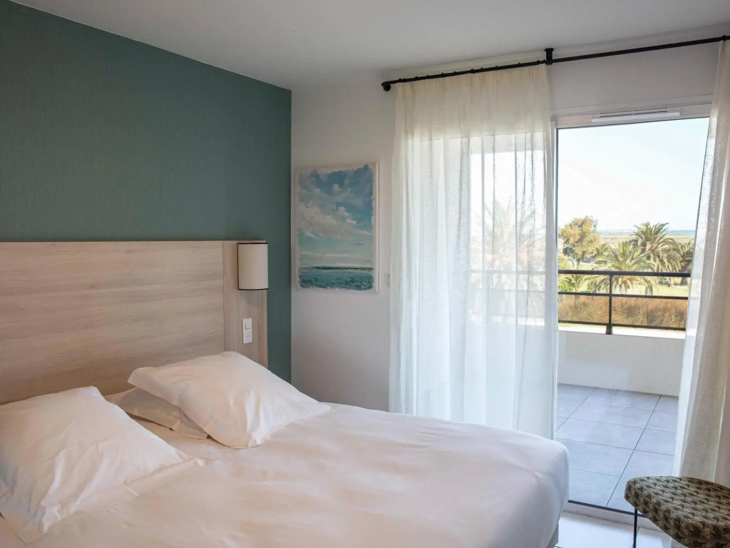 Apartment overlooking golf course, Horizon Golf Residence, St Cyprien