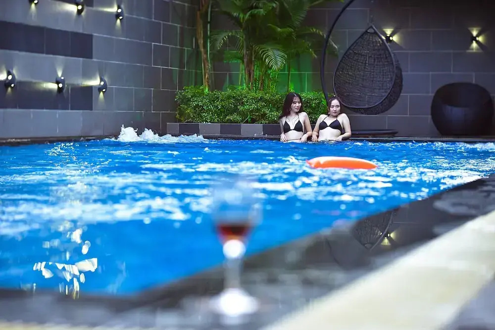 ZEN RIVERSIDE HOTEL & RESIDENCES
