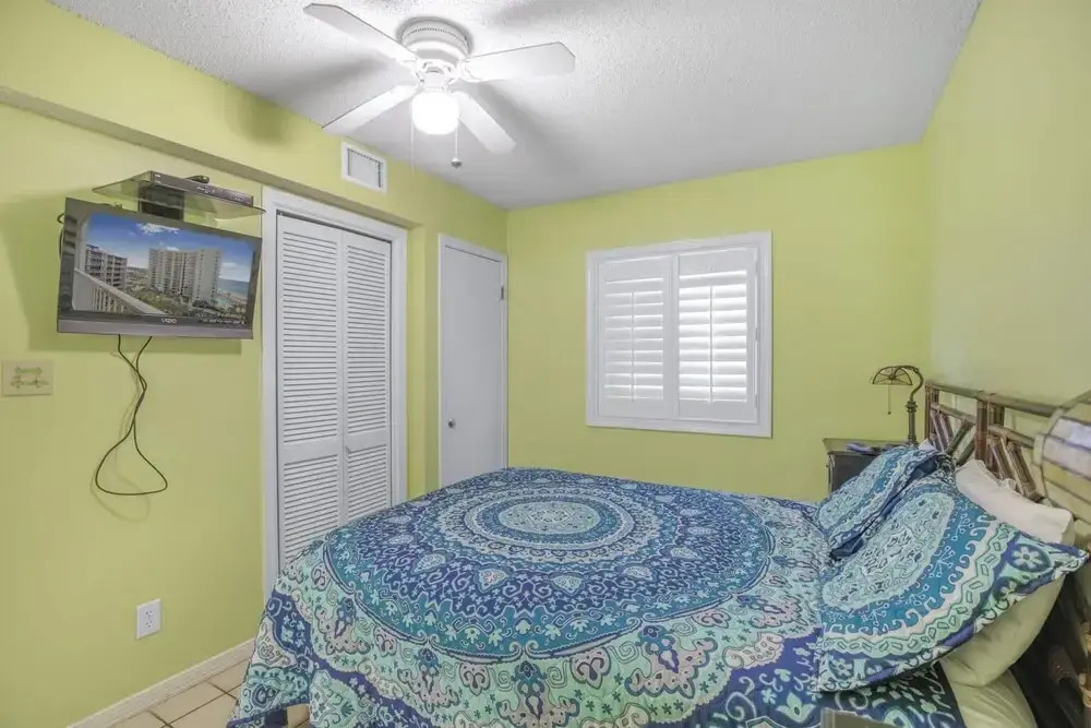 Spectacular views with numerous amenities and pools on sands of Orange Beach