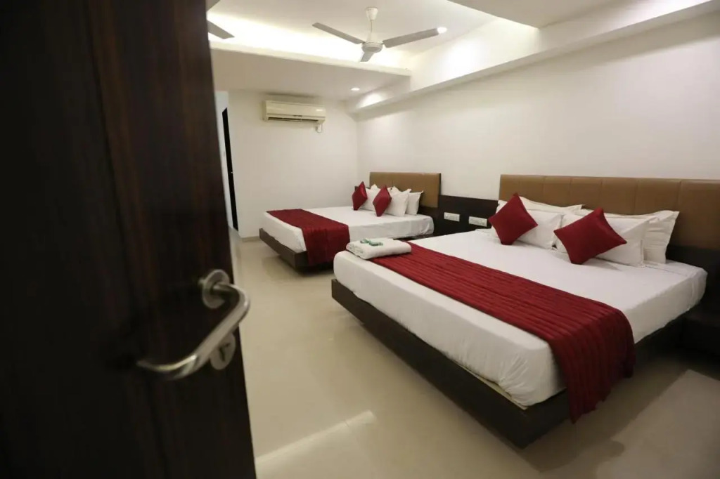 Hotel Shagun Rooms & Banquet, Surat