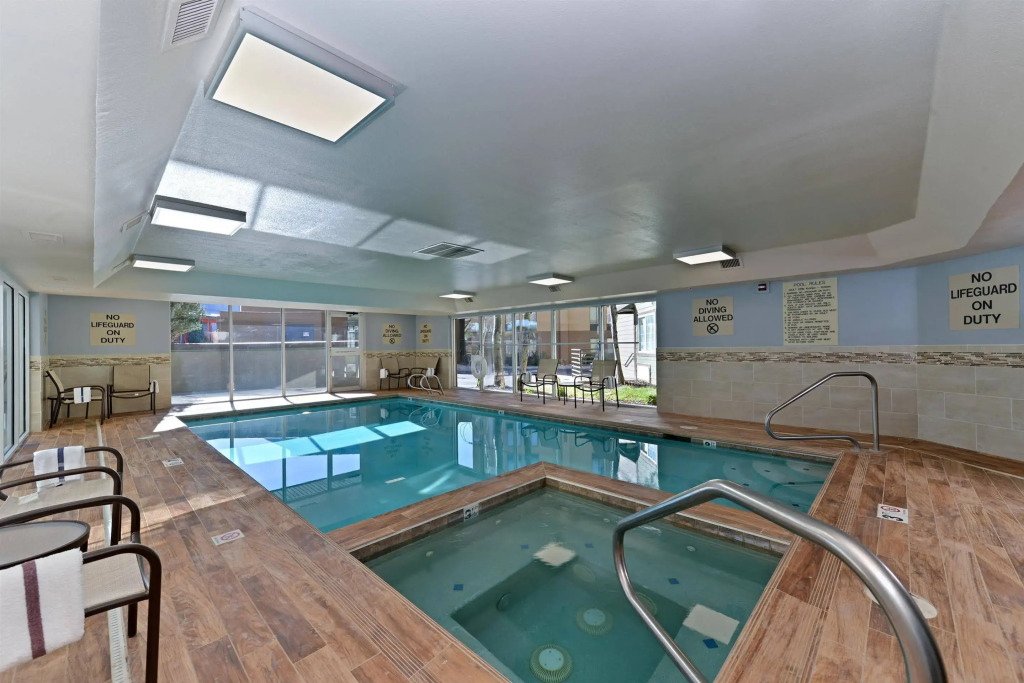 Best Western Plus Peak Vista Inn & Suites