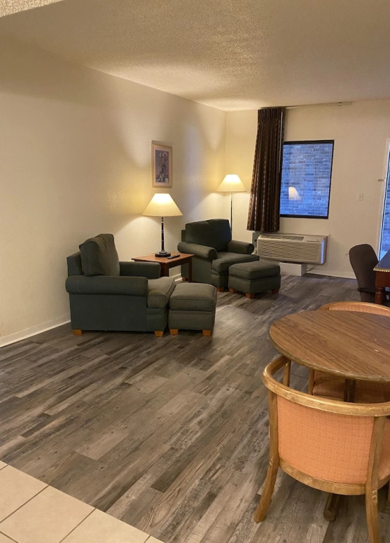 Travelers Place Inn & Suites