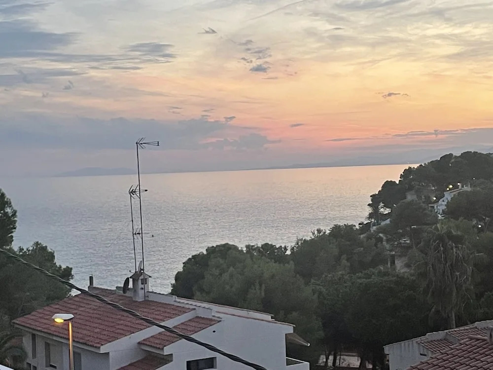 Your Retro Beach Front Hideaway in Salou
