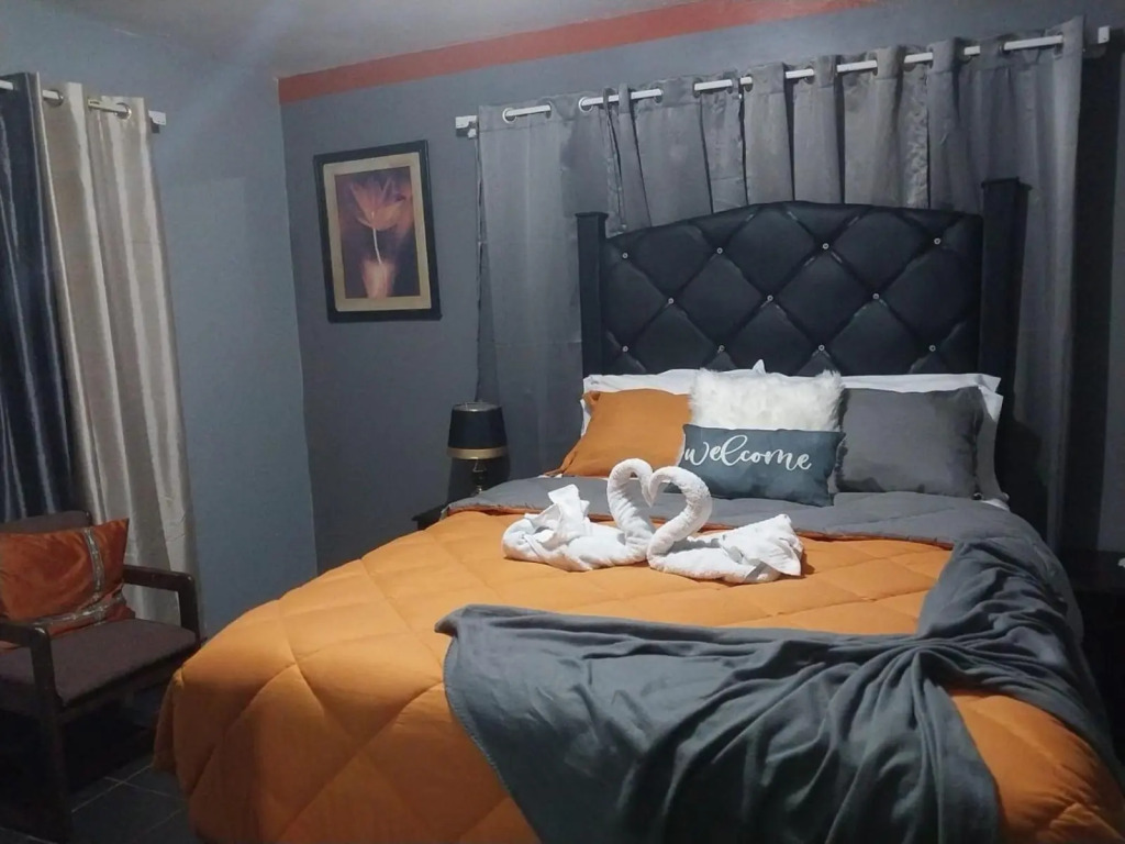 Tashari-dae Inn king suite