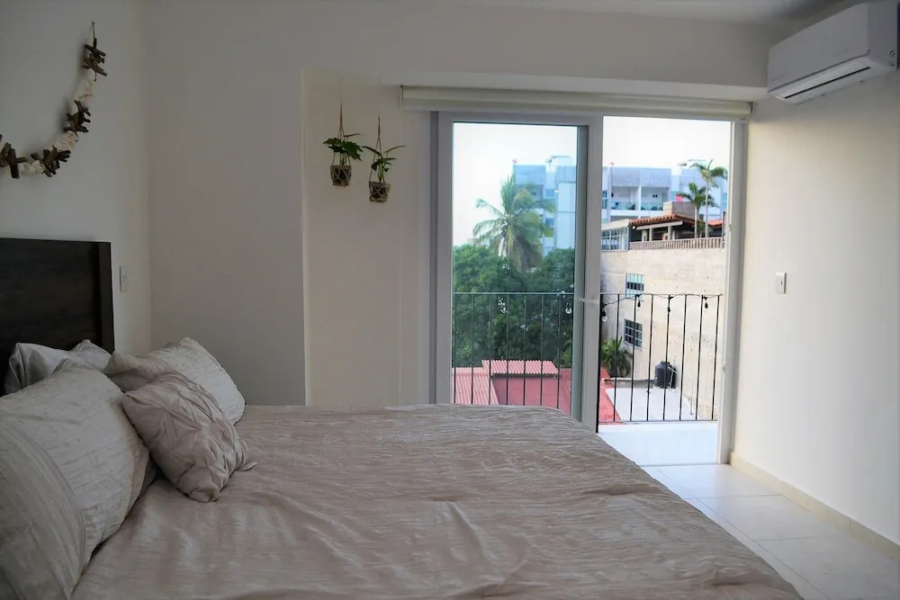 Condo Niza 266 by MDR