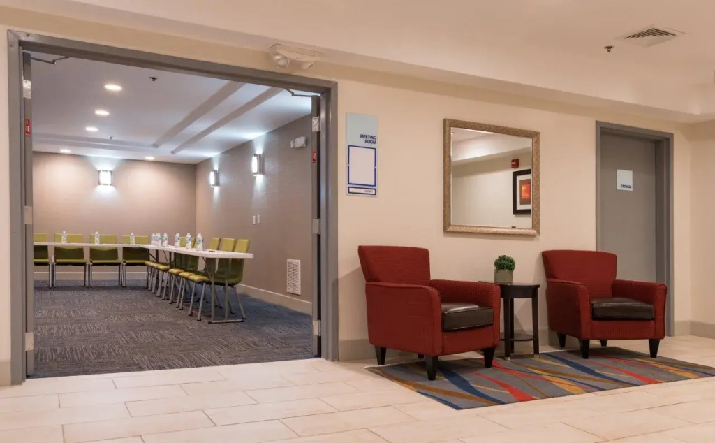 Holiday Inn Express Hartford-Newington by IHG
