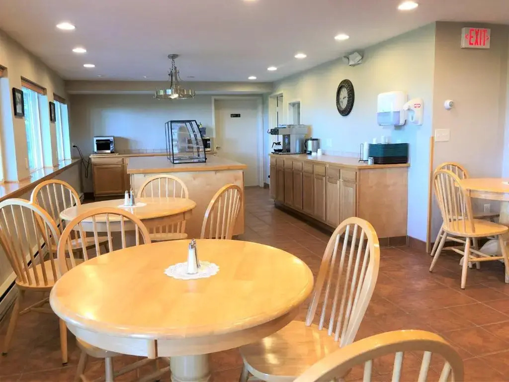 Atlantic Eyrie Lodge
