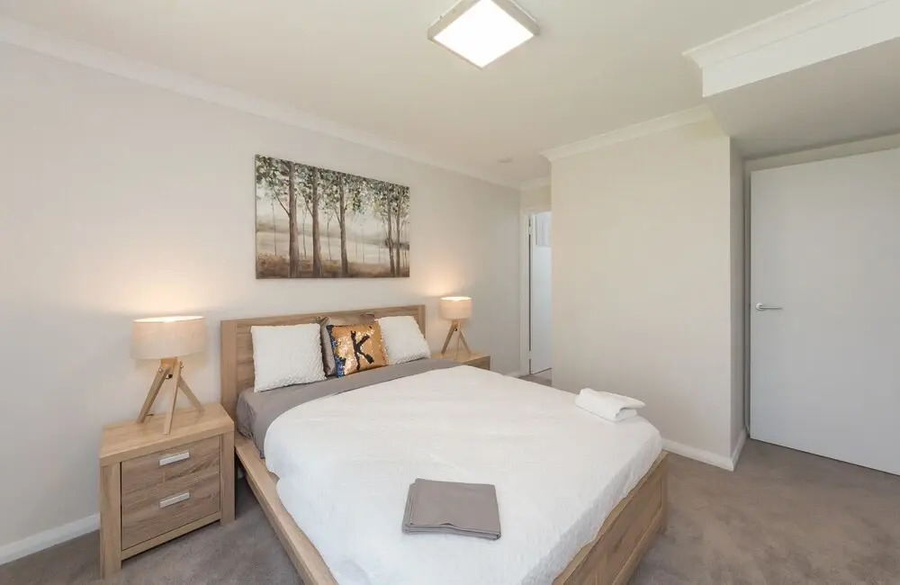 Lakeview Apartment Suite 19