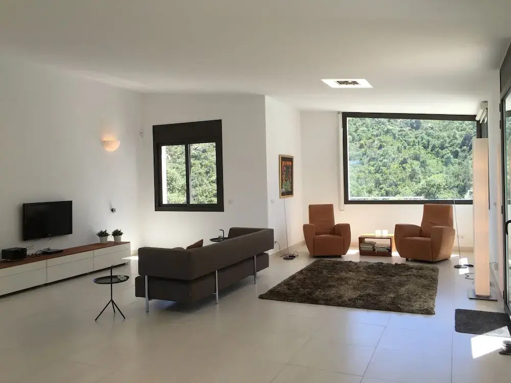 Gorgeous Villa in Santa Cristina D'aro With Pool