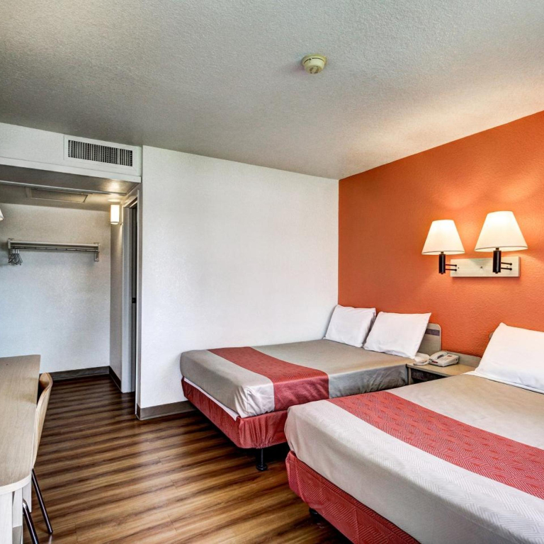 Motel 6 Wells