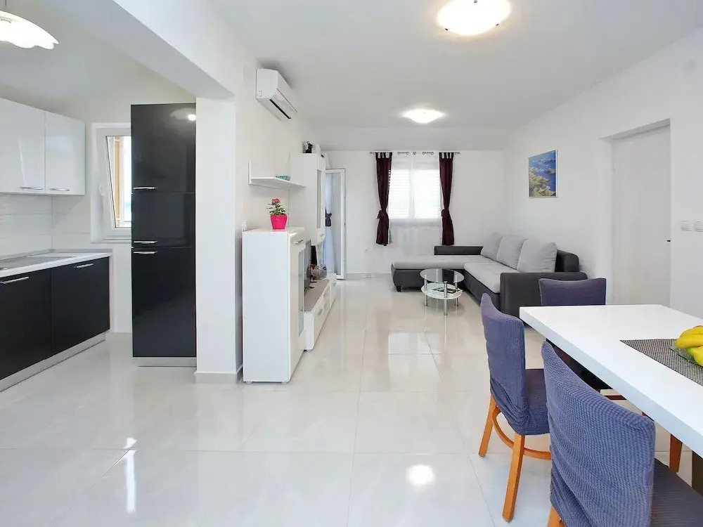Spasious Two Storey Holiday Home With Great Sea View Terrace 300M From The Sea