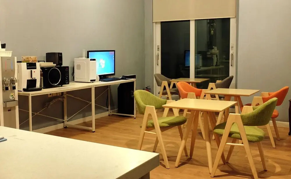 Atelier Hostel