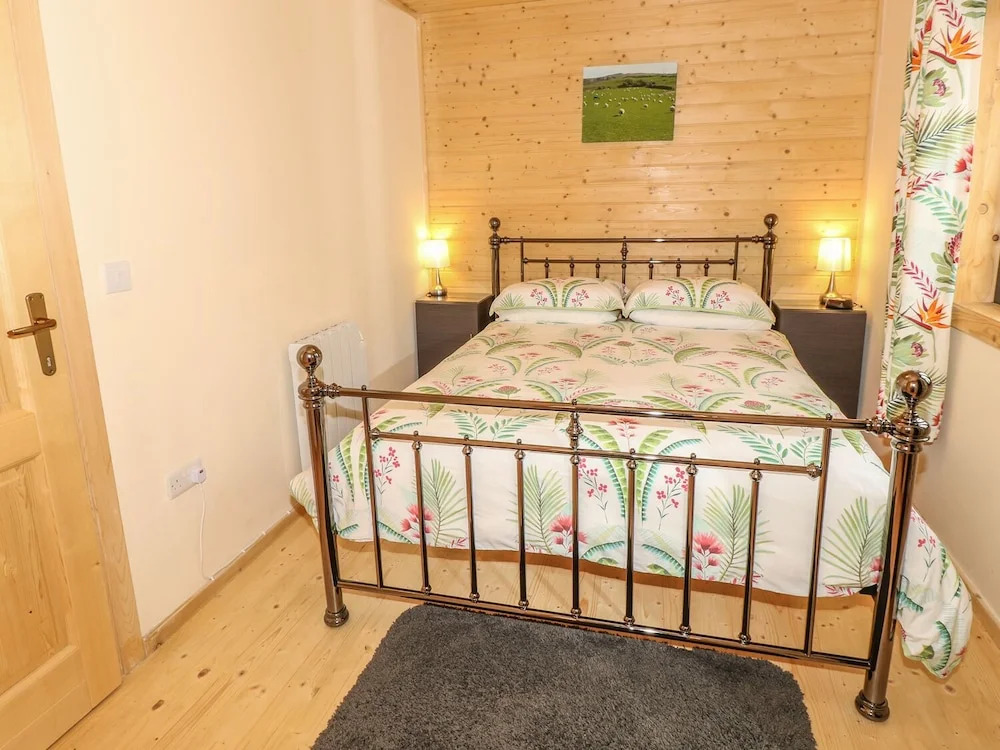 Chale Farm Lodge