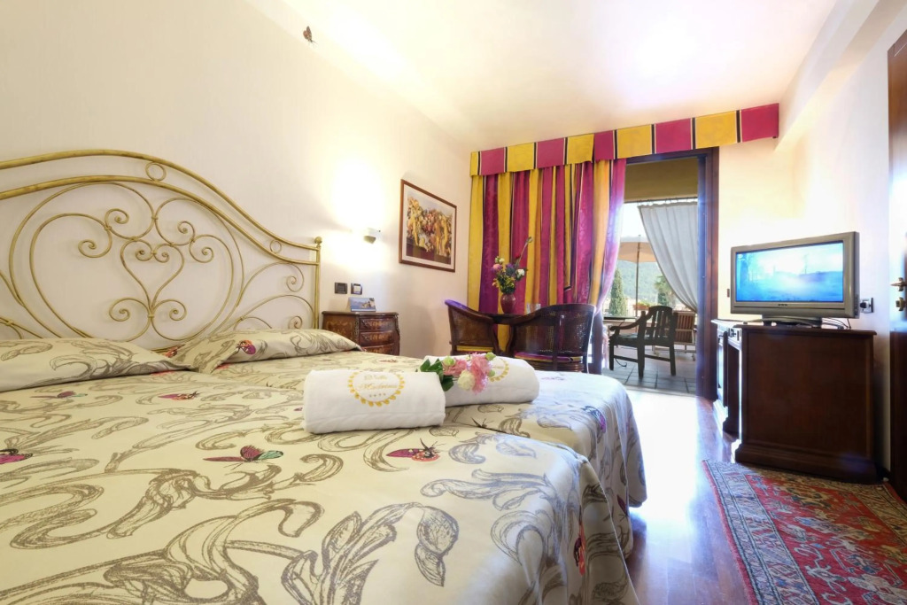 Villa Madrina Lovely and Dynamic Hotel
