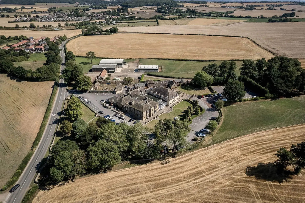 Rogerthorpe Manor Hotel