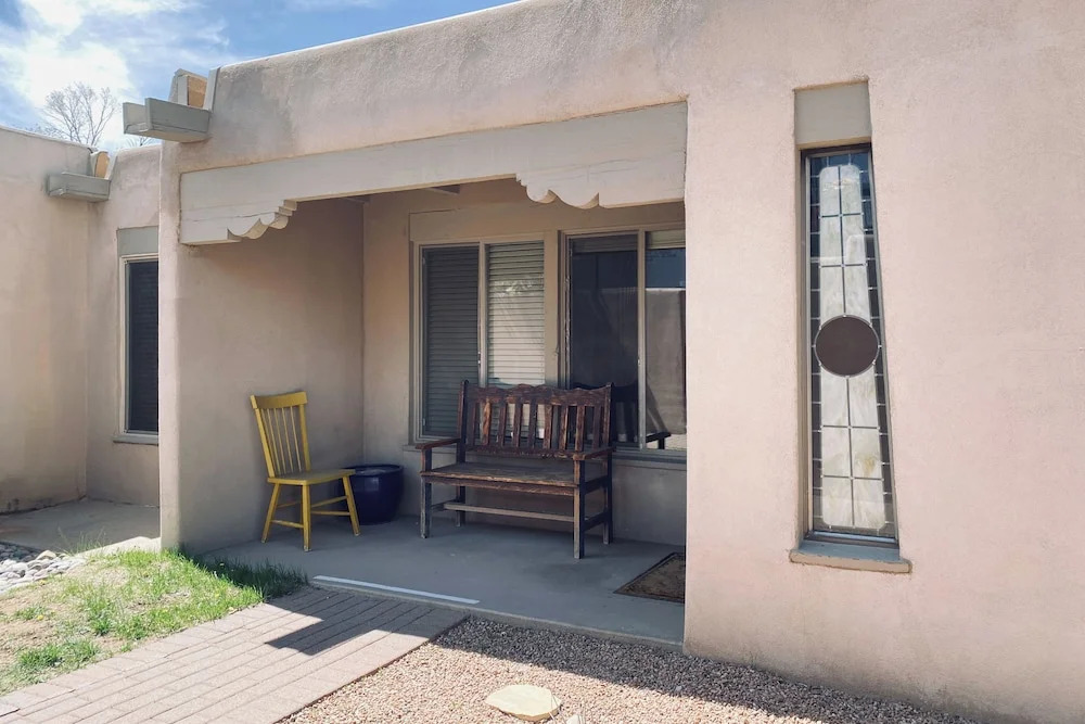 Cozy Southwest Style Santa Fe Condo!