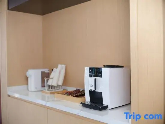R ROYALSS HOTEL Hotel (Emei High-speed Railway Station Dafo Temple Tourist Area Branch)