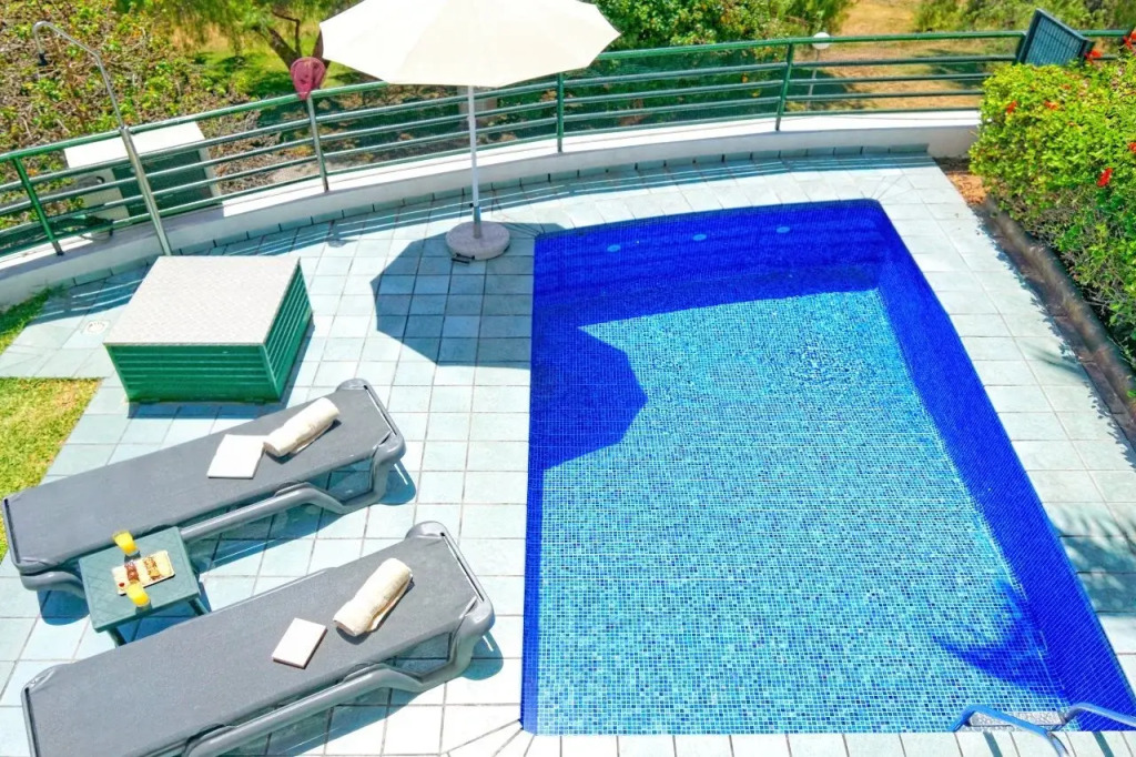 Sunshine Beach Villas