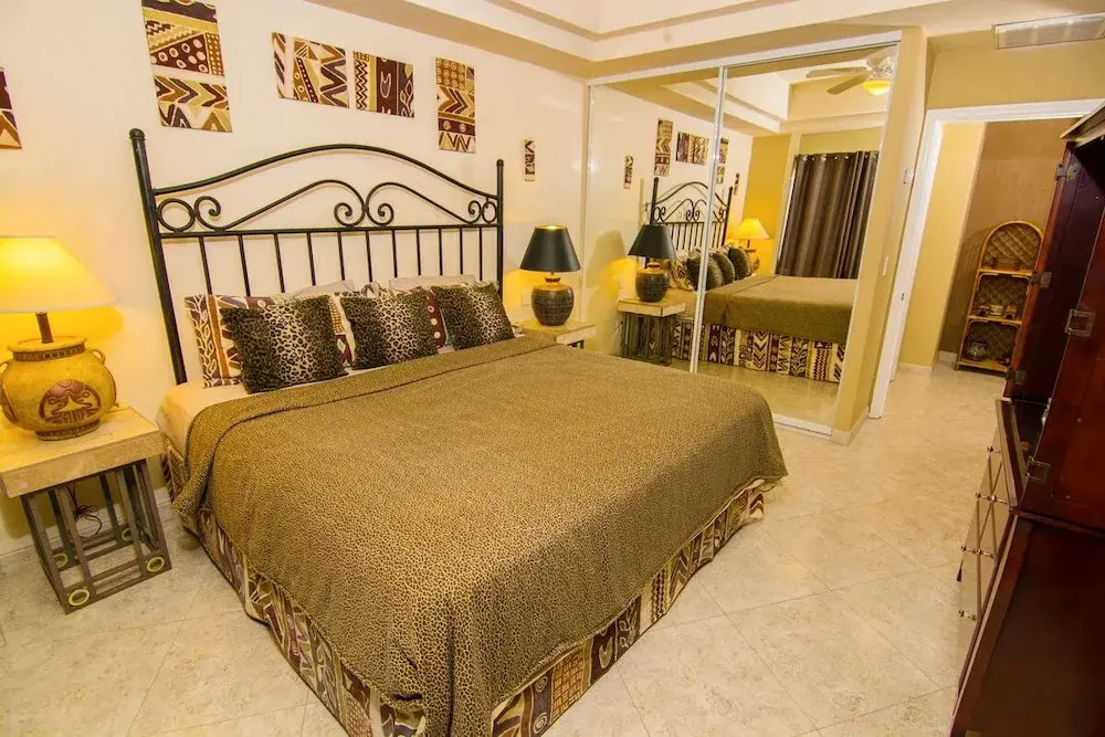 Bonita 701 - 3 Br Condo