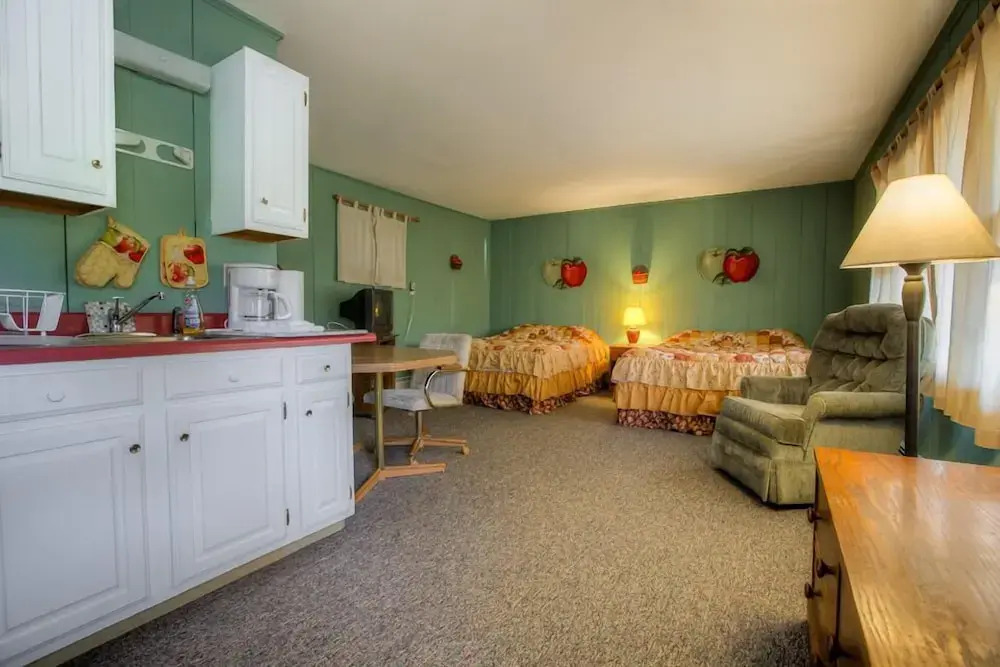 Motel in the Meadow