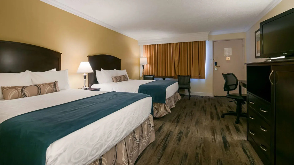 Best Western PLUS Burnaby Hotel