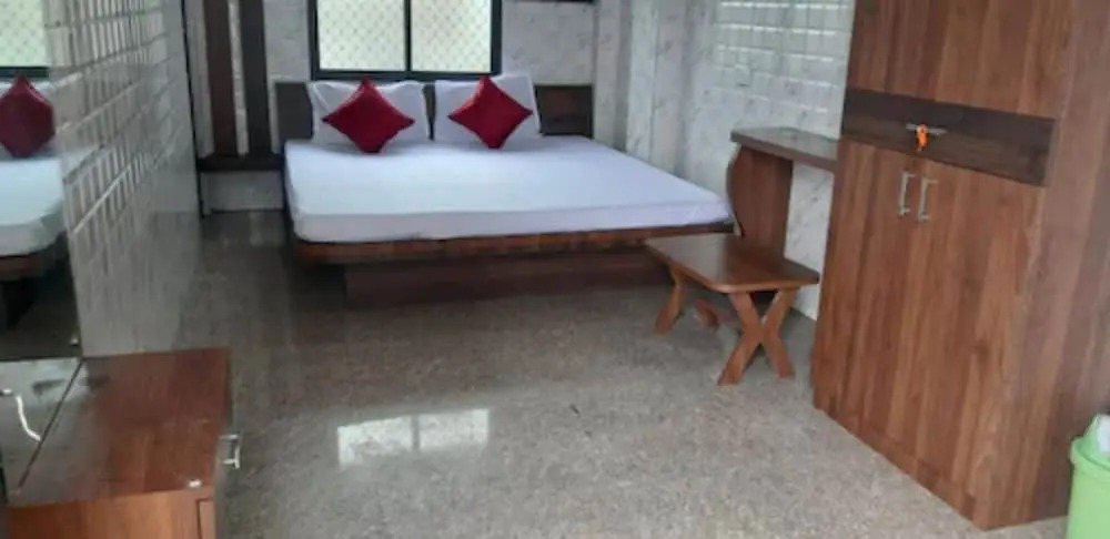 Goroomgo Sea Smile Lodge Puri