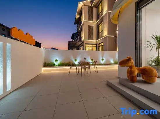Shanghai Pure White Family Homestay