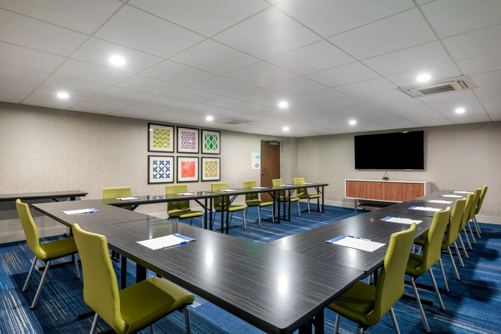 Holiday Inn Express & Suites Santa Ana - Orange County by IHG
