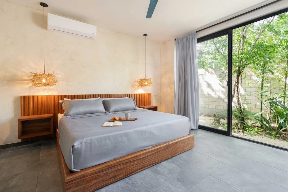 Twelve OClock - Luxury Villas