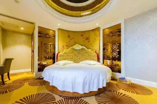 Huahan Holiday Hotel