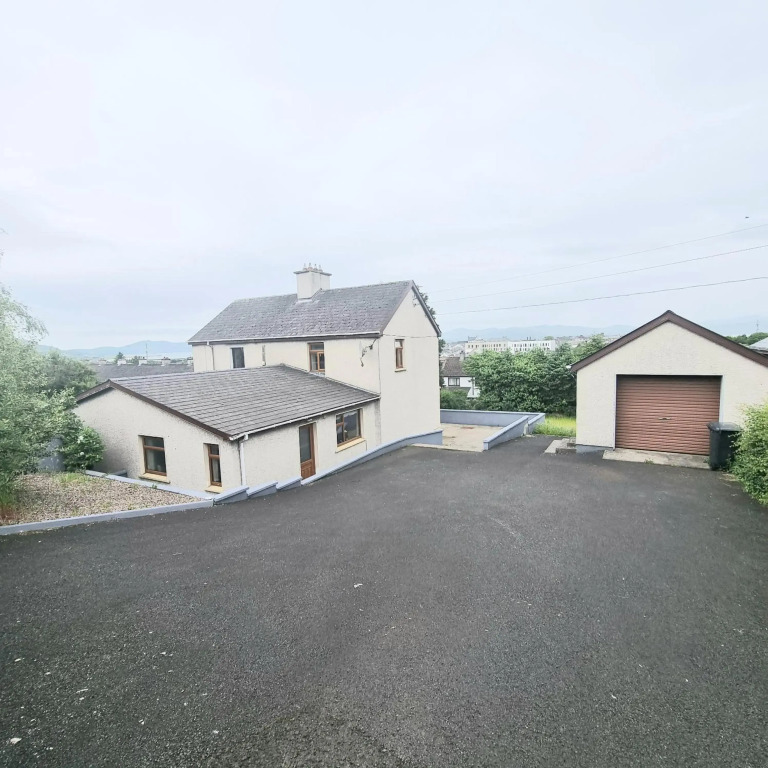 Ardaravan Townhouse, Buncrana by Wild Atlantic Wanderer