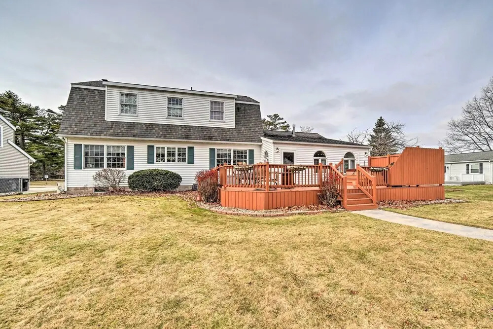Spacious Michigan Home w/ Private Hot Tub