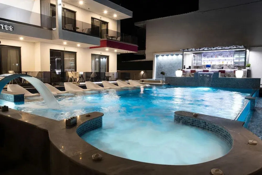 Aeonian Luxury Suites