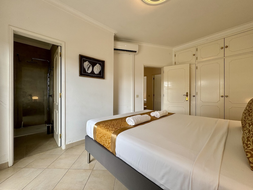 Vilamoura Summer Villa 3 by Homing