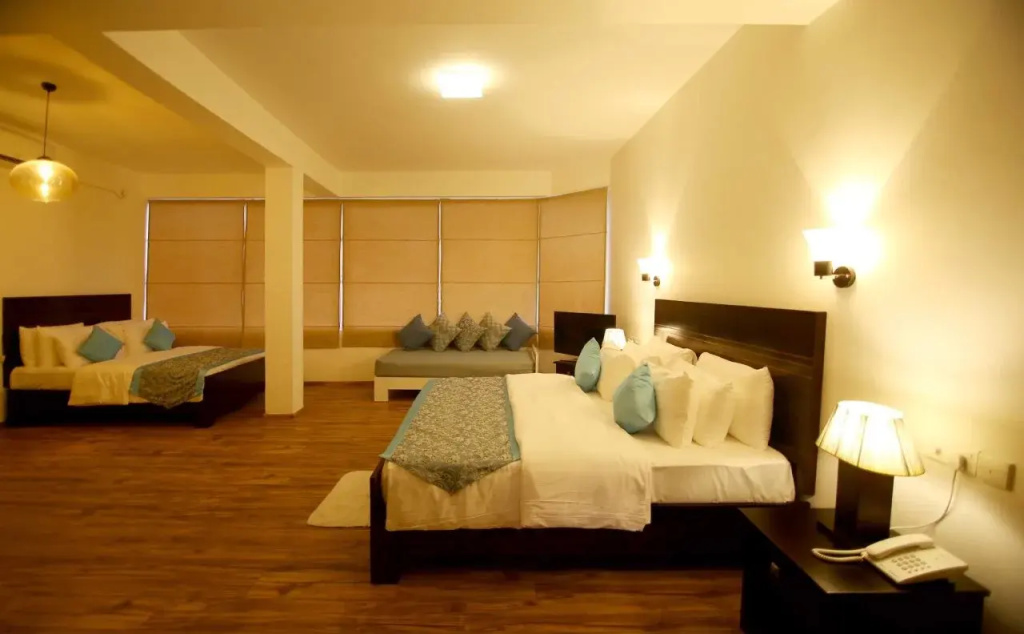 Grand Hills kandy