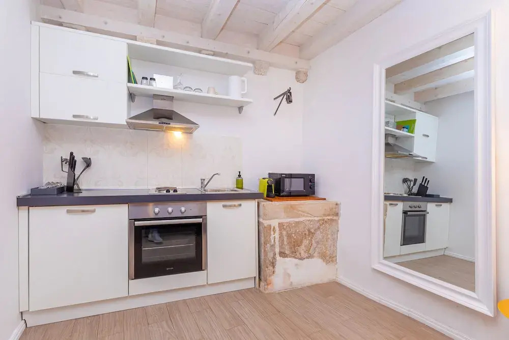 RAFAEL Rooms & Apartments Old Town by DuHomes