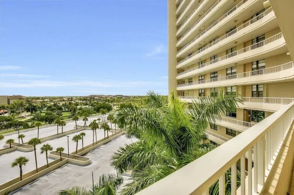 Seaview Court