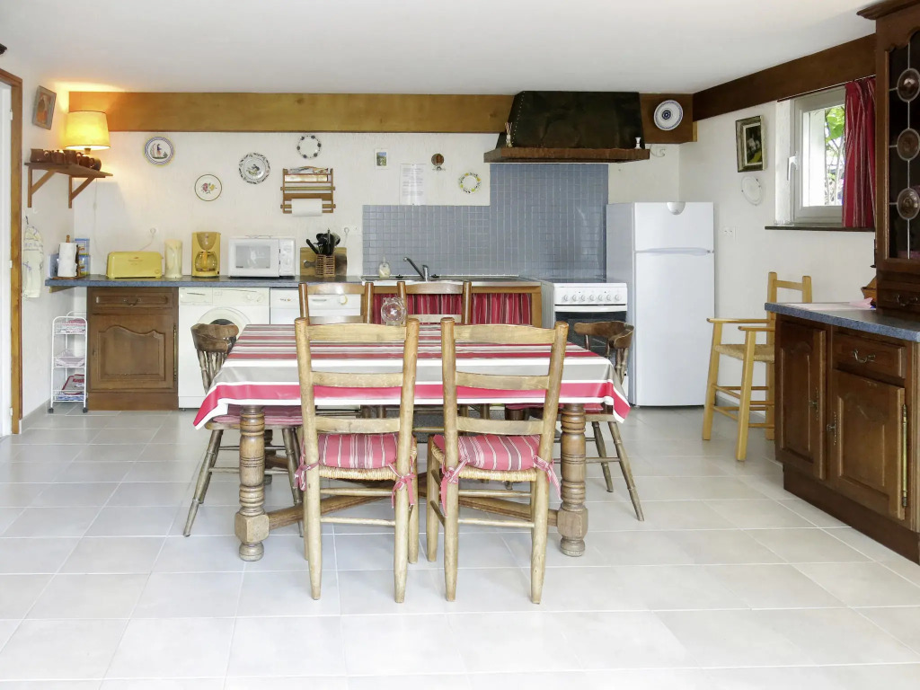 Holiday Home Le Petit Clos (RGV300)