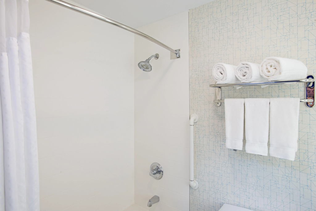 Holiday Inn Express Hotel & Suites Boston - Marlboro by IHG