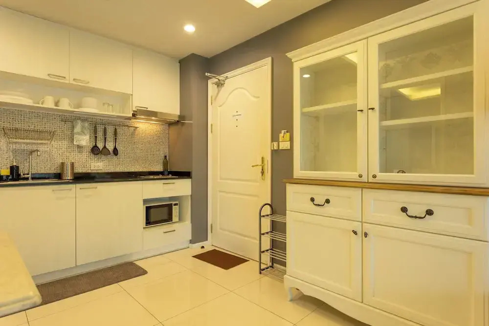 Everything U Need Walking Distance c108