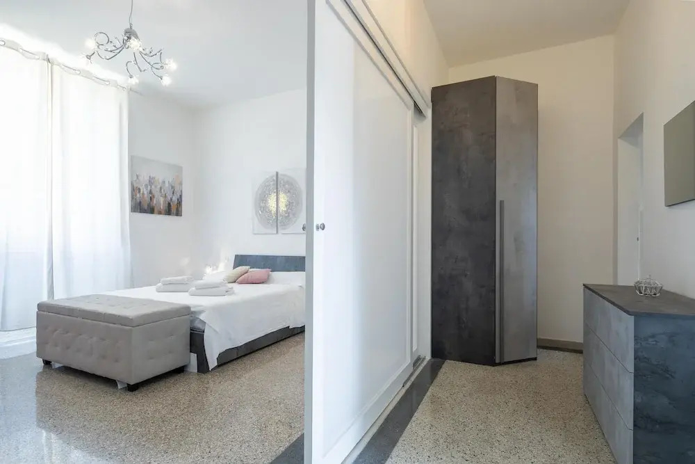 Bronzino 53 - Flat with Parking