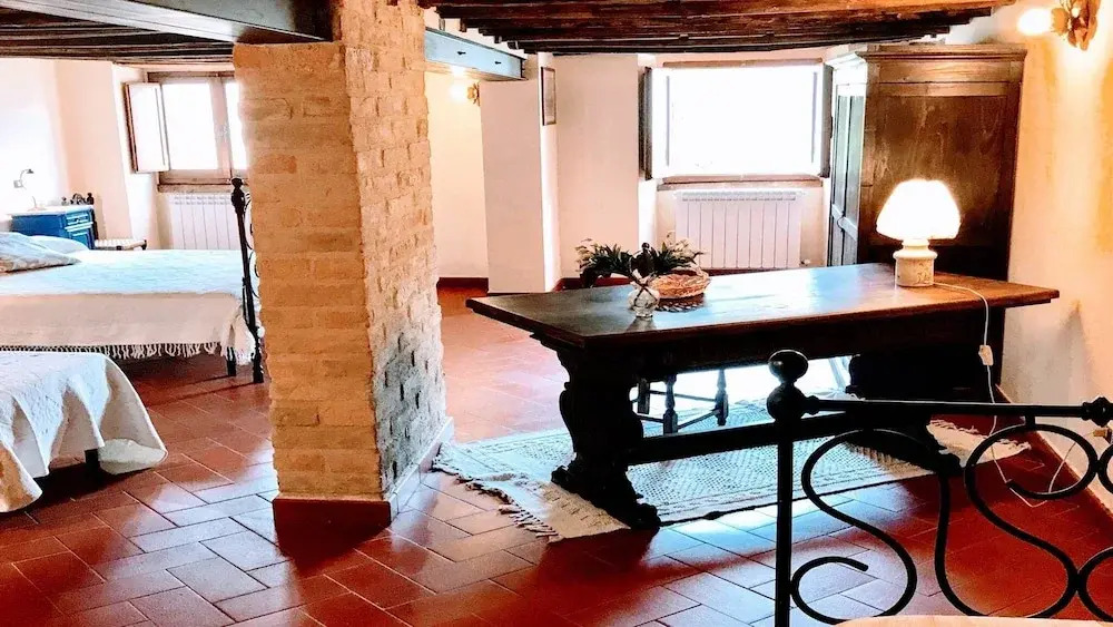 Spoleto Contessa Media, Central Spoleto, Sleeps 4