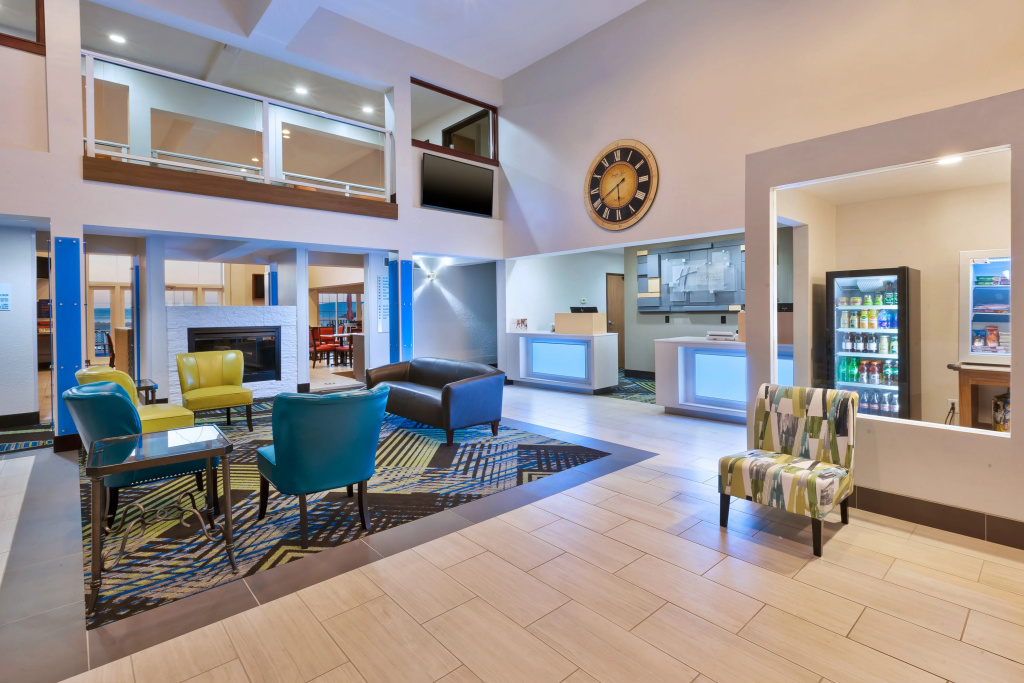 Holiday Inn Express Hotel & Suites Petoskey by IHG