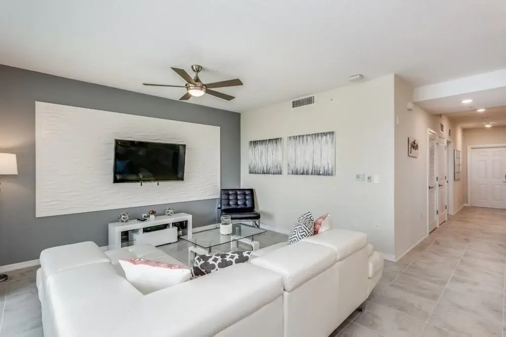 Amazing Story Lake Brand New Condo 2 Bedroom Townhouse by Redawning