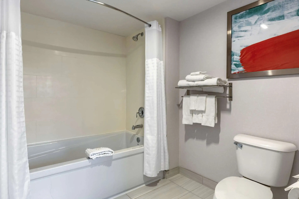 Comfort Inn & Suites Hadley - Amherst